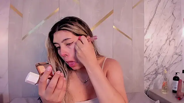 ChloeBelle  online show from 17, 6, 2026