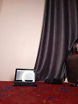 LaineOlives online show from 9, 7, 2026