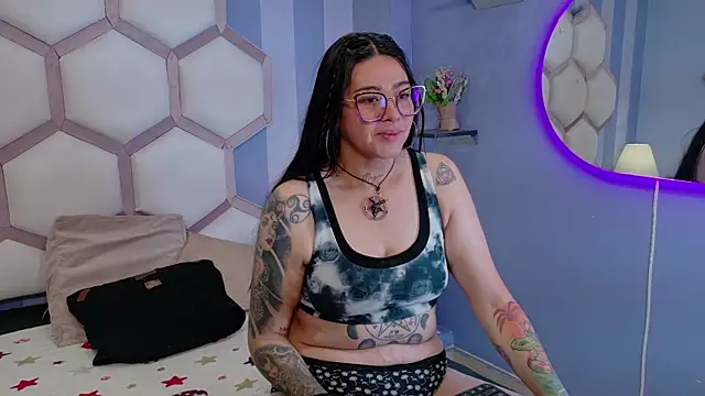 Snapshot of LilithRossi chatting on 13, 6, 2026 LilithRossi online show from 13, 6, 2026