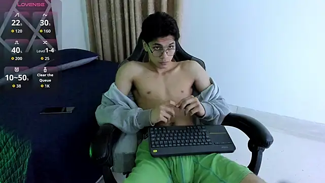 Snapshot of Ithan_Hott chatting on 19, 6, 2026 Ithan Hott online show from 19, 6, 2026