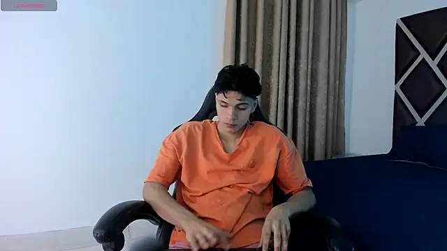 Snapshot of Ithan_Hott chatting on 4, 7, 2026 Ithan Hott online show from 4, 7, 2026