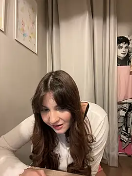 Snapshot of Reilbellll chatting on 3, 6, 2026 Reilbellll online show from 3, 6, 2026
