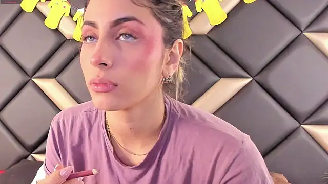AdrianaHarlow online show from 19, 7, 2026