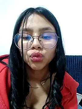 Snapshot of Sofielovee-01 chatting on 17, 7, 2026 Sofielovee-01 online show from 17, 7, 2026