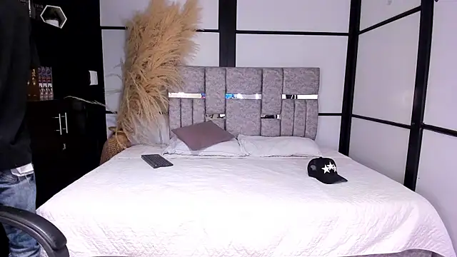 LucasJhonson  online show from 16, 7, 2026