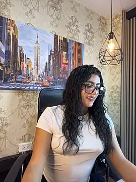 Holly Watson  online show from 16, 7, 2026