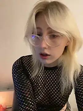 Snapshot of xp_blondie chatting on 21, 6, 2026 xp blondie online show from 21, 6, 2026