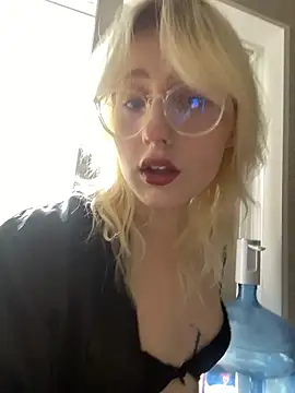 Snapshot of xp_blondie chatting on 6, 6, 2026 xp blondie online show from 6, 6, 2026