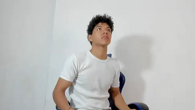 Maximiliano Young online show from 6, 7, 2026