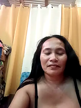 Snapshot of Queenslay chatting on 17, 7, 2026 Queenslay online show from 17, 7, 2026
