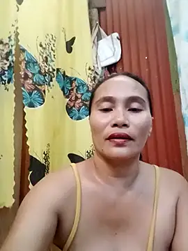 Snapshot of Queenslay chatting on 25, 6, 2026 Queenslay online show from 25, 6, 2026