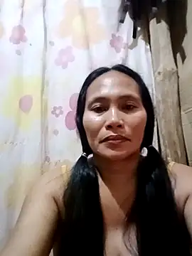 Snapshot of Queenslay chatting on 3, 7, 2026 Queenslay online show from 3, 7, 2026