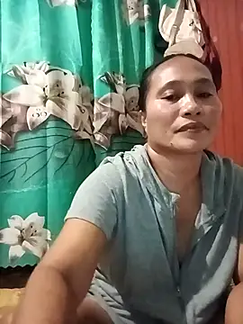 Snapshot of Queenslay chatting on 10, 7, 2026 Queenslay online show from 10, 7, 2026