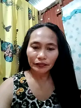 Snapshot of Queenslay chatting on 5, 7, 2026 Queenslay online show from 5, 7, 2026