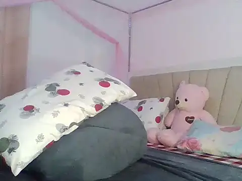 Xannaxx  online show from 13, 7, 2026