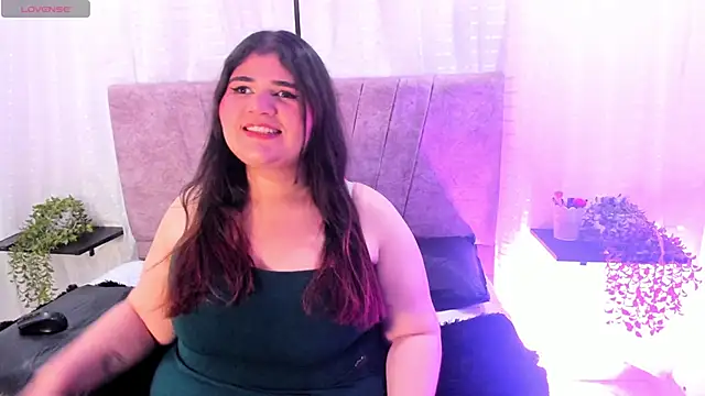 Emilie Jones online show from 9, 6, 2026