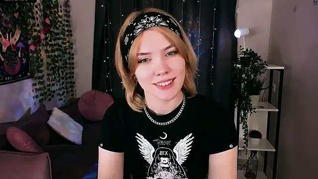 Milena Stasym online show from 17, 6, 2026