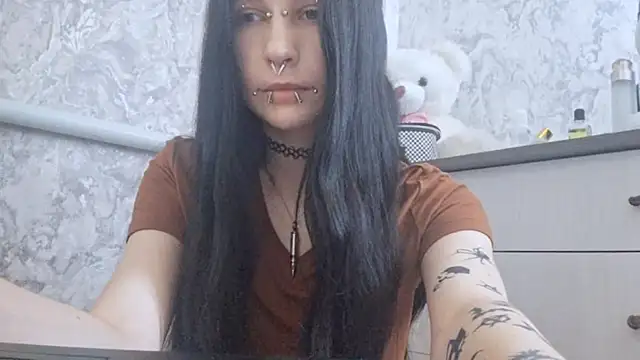 KrissyHiott online show from 21, 6, 2026