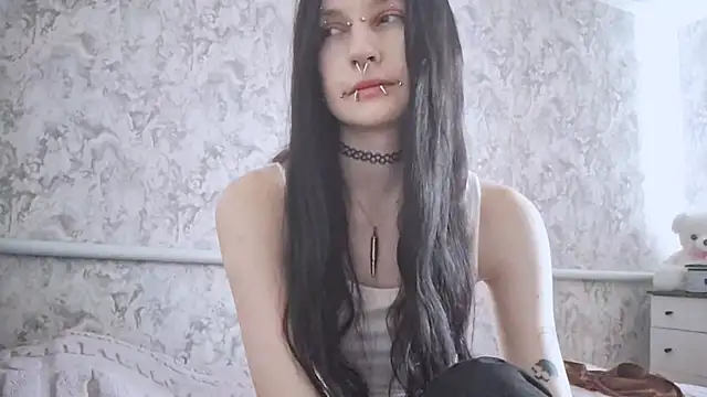 KrissyHiott online show from 23, 6, 2026