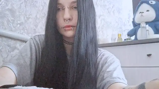 KrissyHiott online show from 16, 6, 2026
