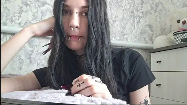 KrissyHiott online show from 8, 6, 2026