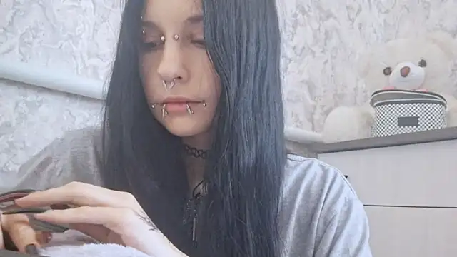 KrissyHiott online show from 13, 6, 2026