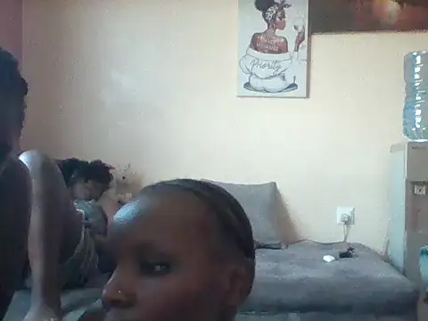 Prettypappi77 online show from 25, 6, 2026