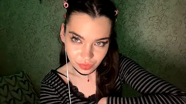 LaceyBatter online show from 23, 6, 2026
