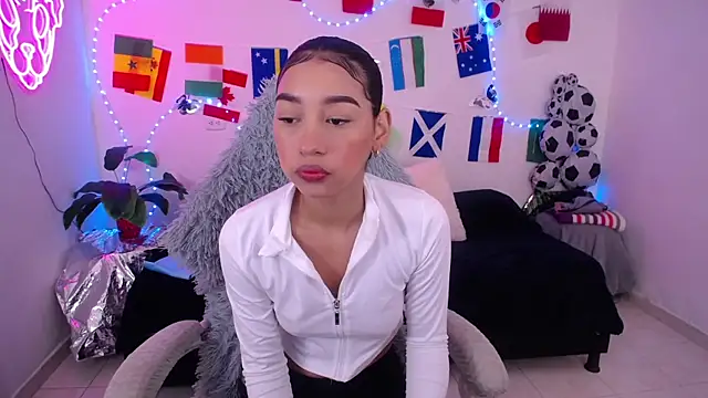 mia cute girl online show from 3, 7, 2026
