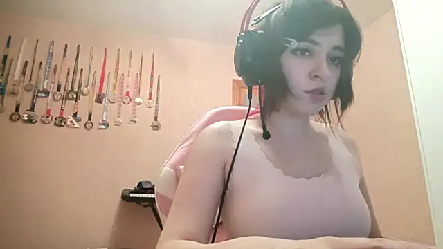 bunnyhoneylovehands online show from 23, 6, 2026