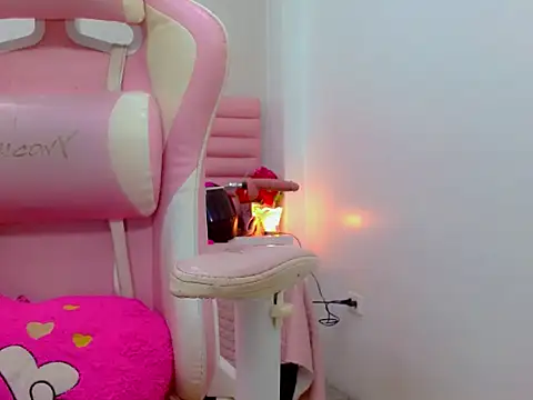 Snapshot of katiuska_lovely chatting on 15, 6, 2026 katiuska lovely online show from 15, 6, 2026