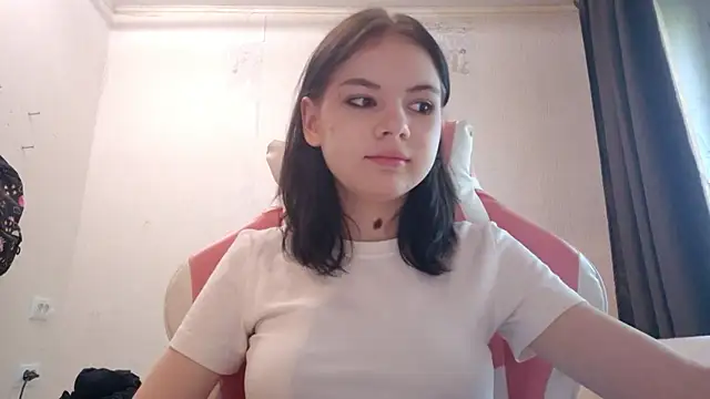MilaTease online show from 1, 6, 2026