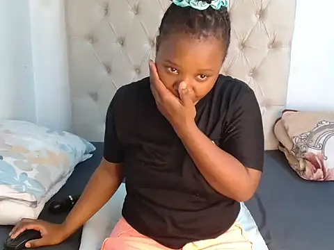 Lihle 00 online show from 19, 6, 2026
