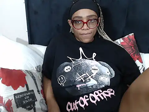Snapshot of SultryDivax chatting on 11, 6, 2026 SultryDivax online show from 11, 6, 2026