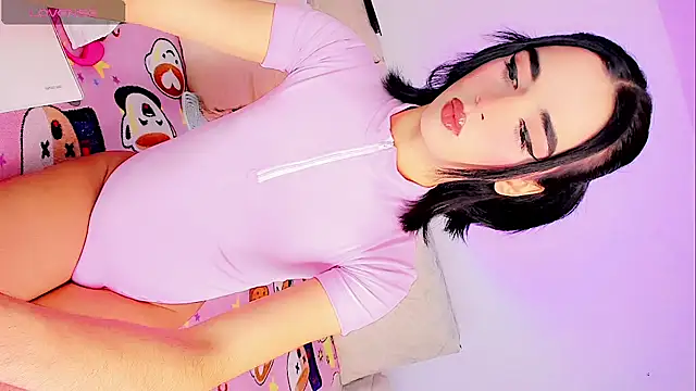 HANNAH STEWART online show from 30, 6, 2026