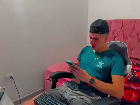 elvis luciano online show from 4, 6, 2026