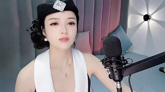 Momo-Wow online show from 7, 7, 2026