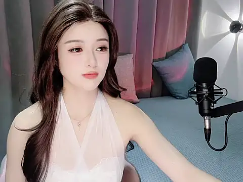 Momo-Wow online show from 10, 6, 2026