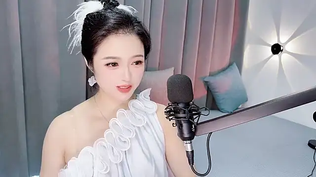 Momo-Wow online show from 11, 7, 2026