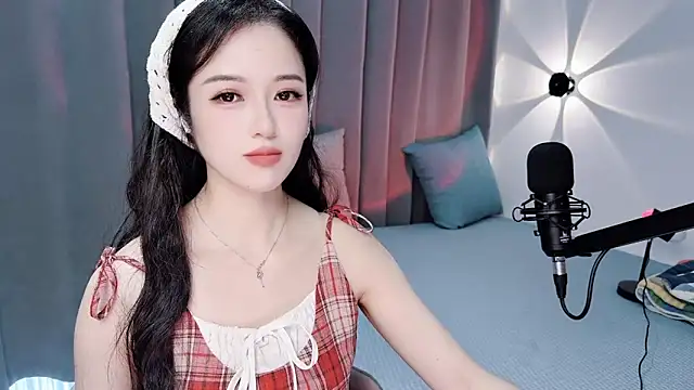 Momo-Wow online show from 12, 7, 2026