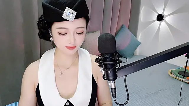Momo-Wow online show from 18, 6, 2026