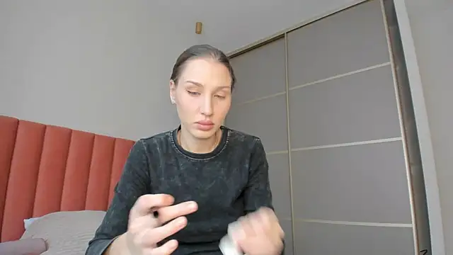 SofiClimbing online show from 10, 2, 2025