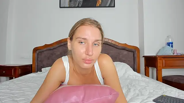 SofiClimbing online show from 3, 11, 2025