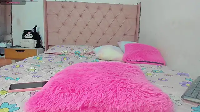 Sakura moon  online show from 4, 6, 2026