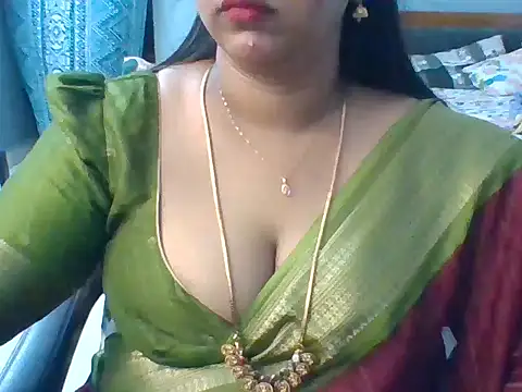 Snapshot of Tamil_hot_Meenu chatting on 7, 7, 2026 Tamil hot Meenu online show from 7, 7, 2026