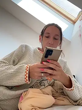 PregnantEmilia online show from 19, 7, 2026