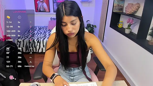 Hailey Adams online show from 16, 7, 2026