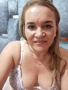 Sara hilton02 online show from 5, 6, 2026