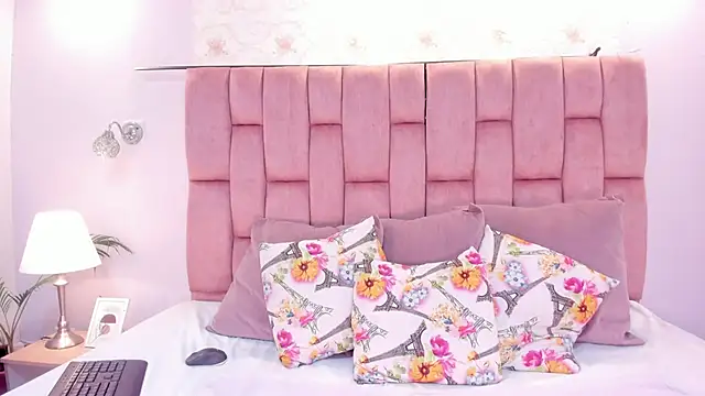 Snapshot of isabellaivyy chatting on 4, 6, 2026 isabellaivyy online show from 4, 6, 2026