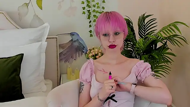 Snapshot of LauraDiazz chatting on 9, 7, 2026 LauraDiazz online show from 9, 7, 2026